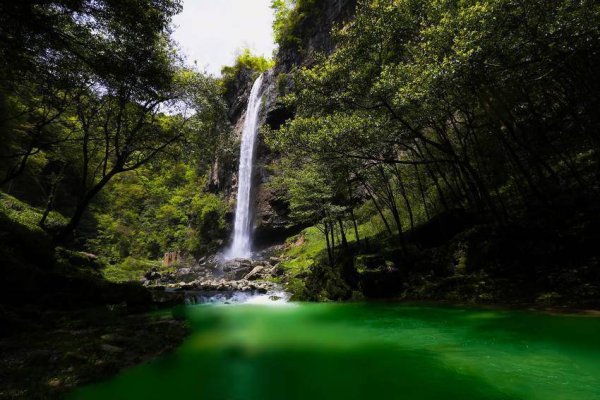台面优配 寻美兴山：青龙口听瀑
